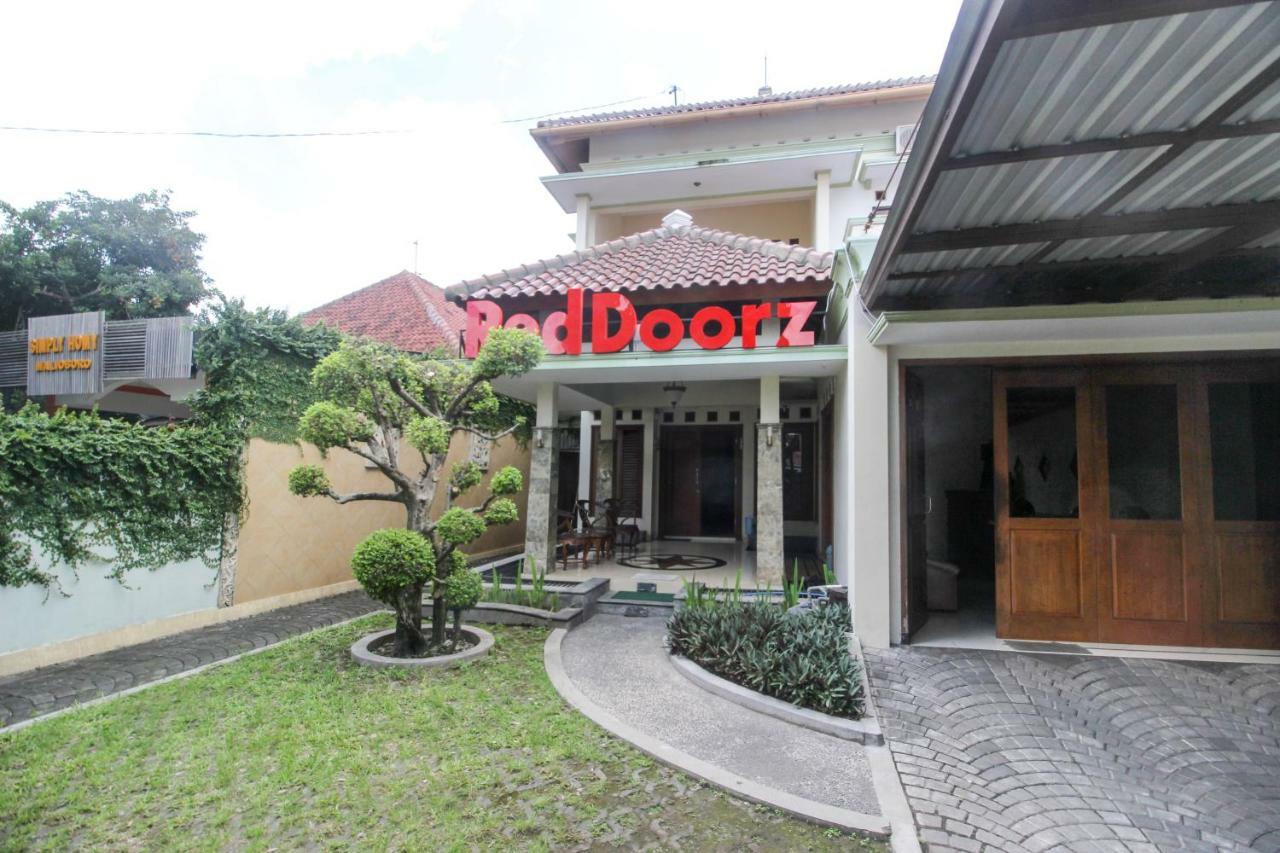 Reddoorz Plus @ Tegal Panggung Yogyakarta Exterior photo