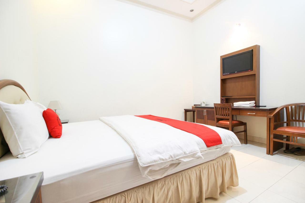 Reddoorz Plus @ Tegal Panggung Yogyakarta Exterior photo