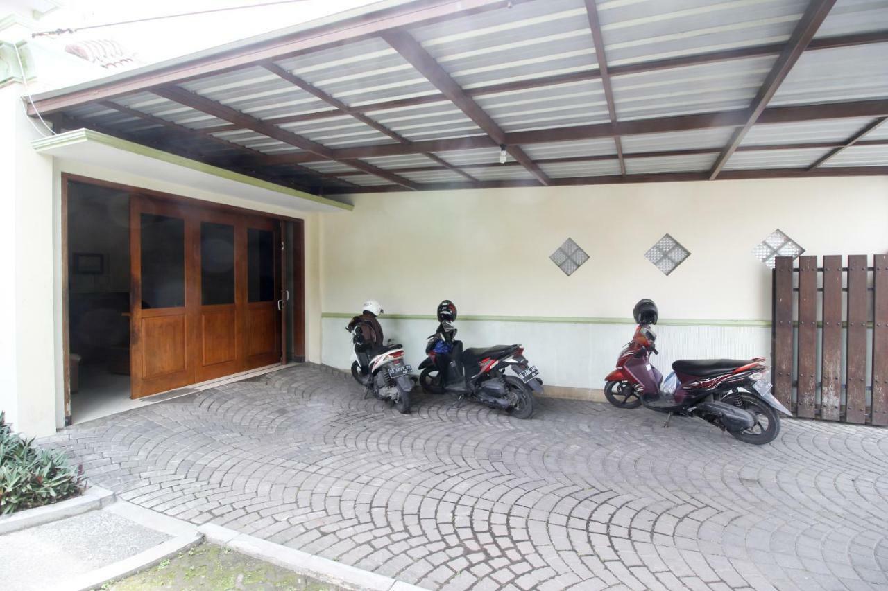 Reddoorz Plus @ Tegal Panggung Yogyakarta Exterior photo