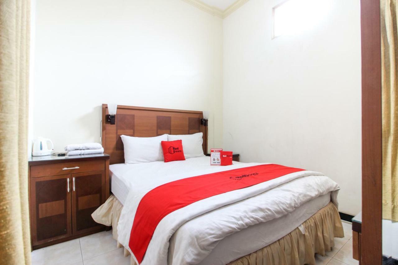 Reddoorz Plus @ Tegal Panggung Yogyakarta Exterior photo